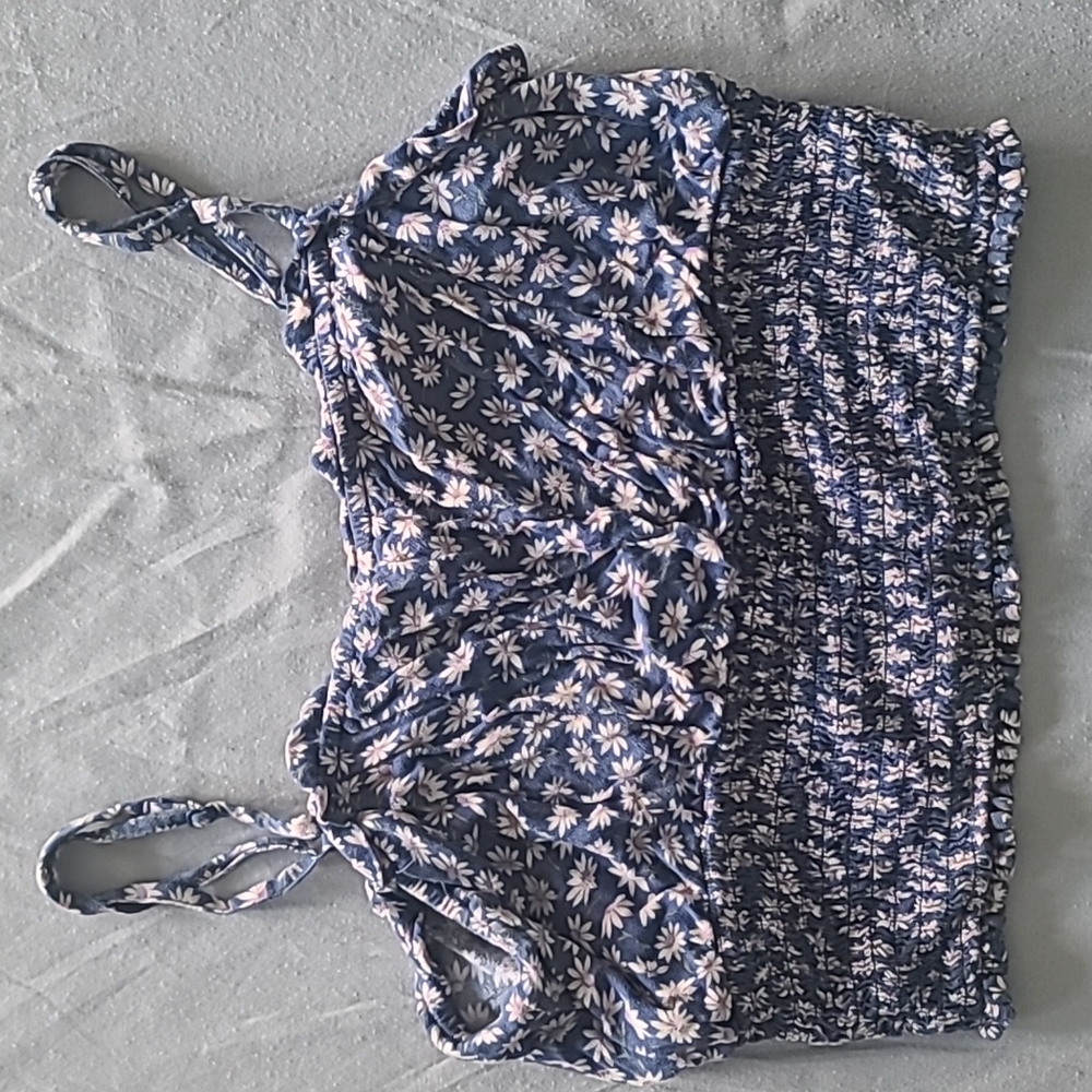 American Eagle cropped top adjustable spaghetti straps smocking size medium